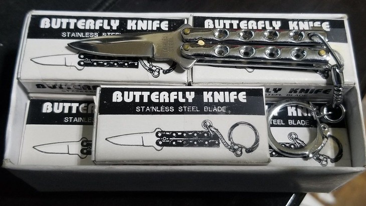 Butterfly knives might soon be free to fly in Hawaii